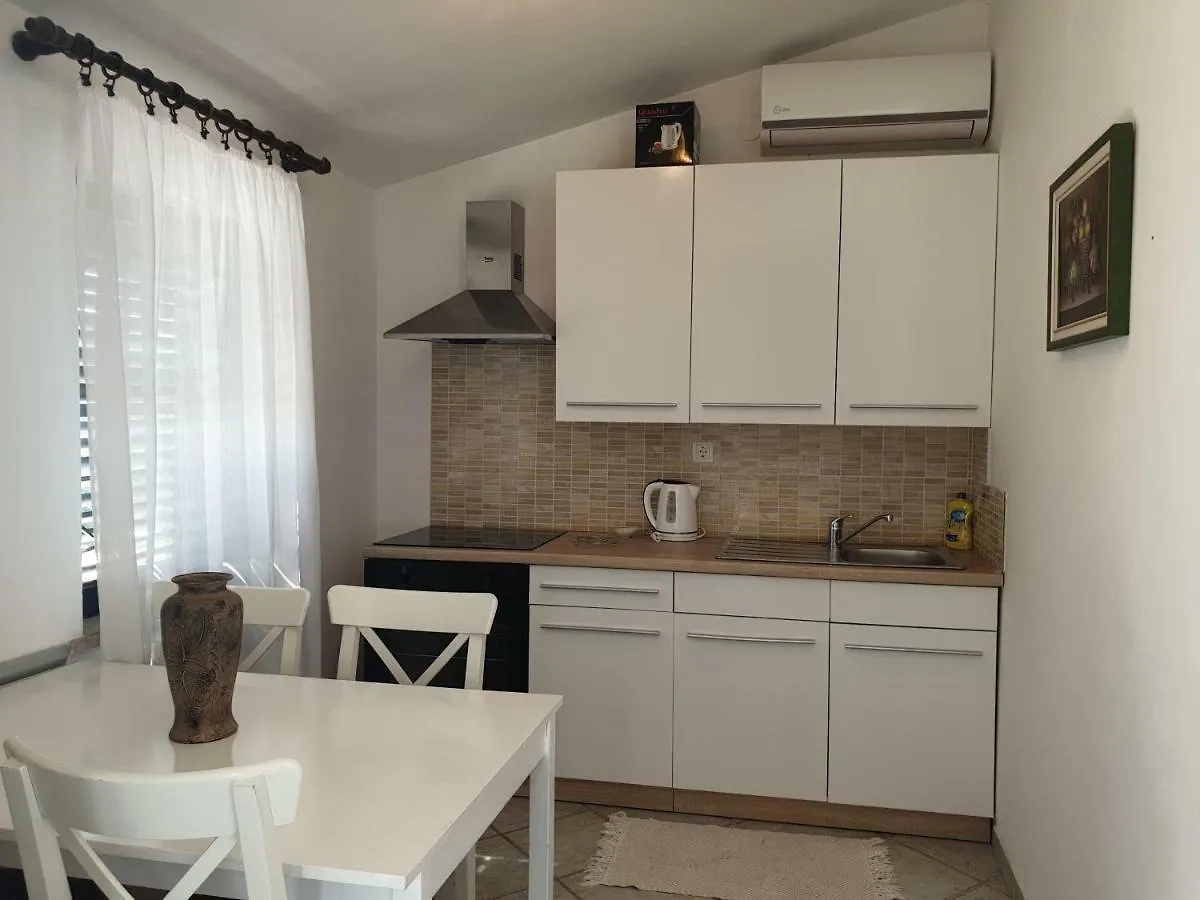 Apartments Lav Umag 0*,