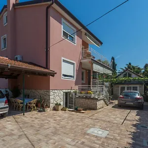 With A Parking Space - 7063 Umag